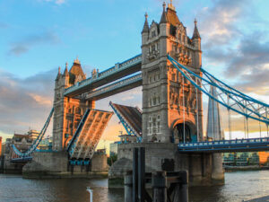 Auch englische Sitten und Bräuche sowie die Sehenswürdigkeiten der Hauptstadt London gehören zum Englisch-Unterricht dazu.